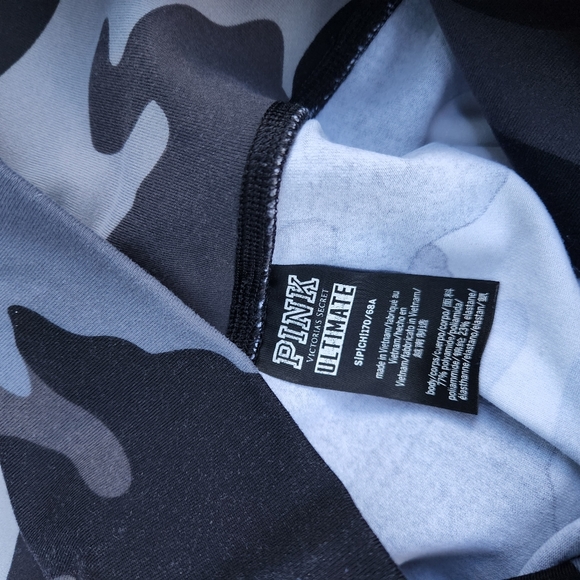Victoria secret's PINK ultimate Small leggings camo grey - Picture 2 of 3